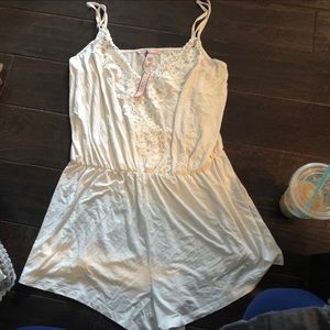 Victoria’s Secret Sz. L romper